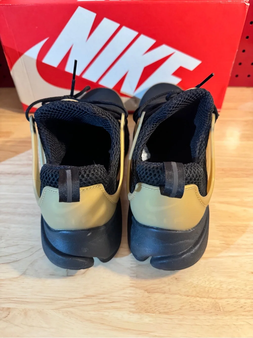 Nike lightweight men’s